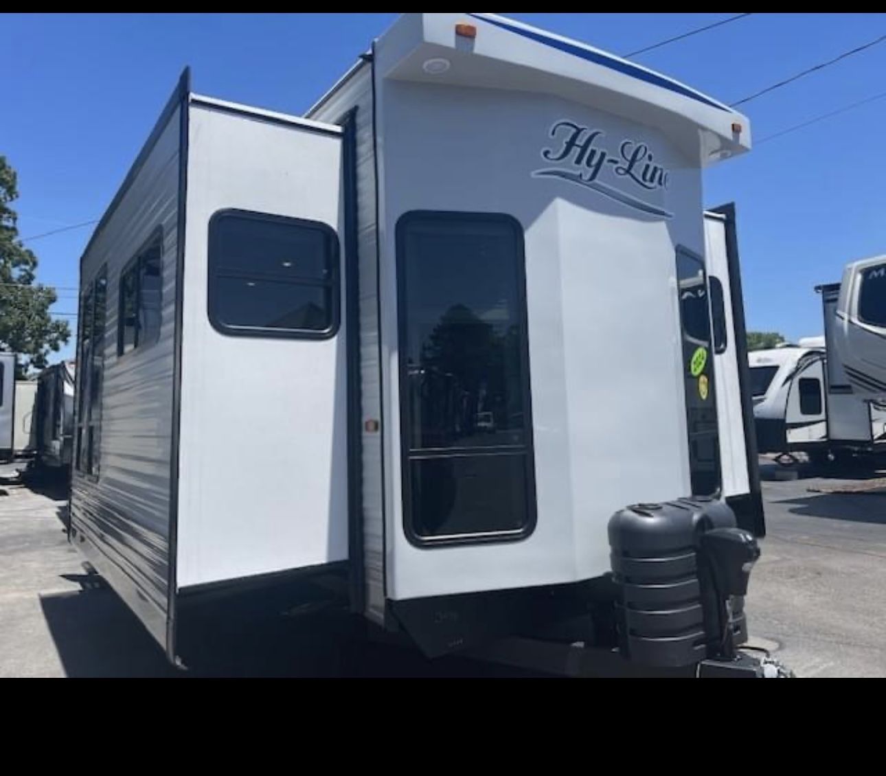 2024 Highline 42 Foot Semi Self-Contained