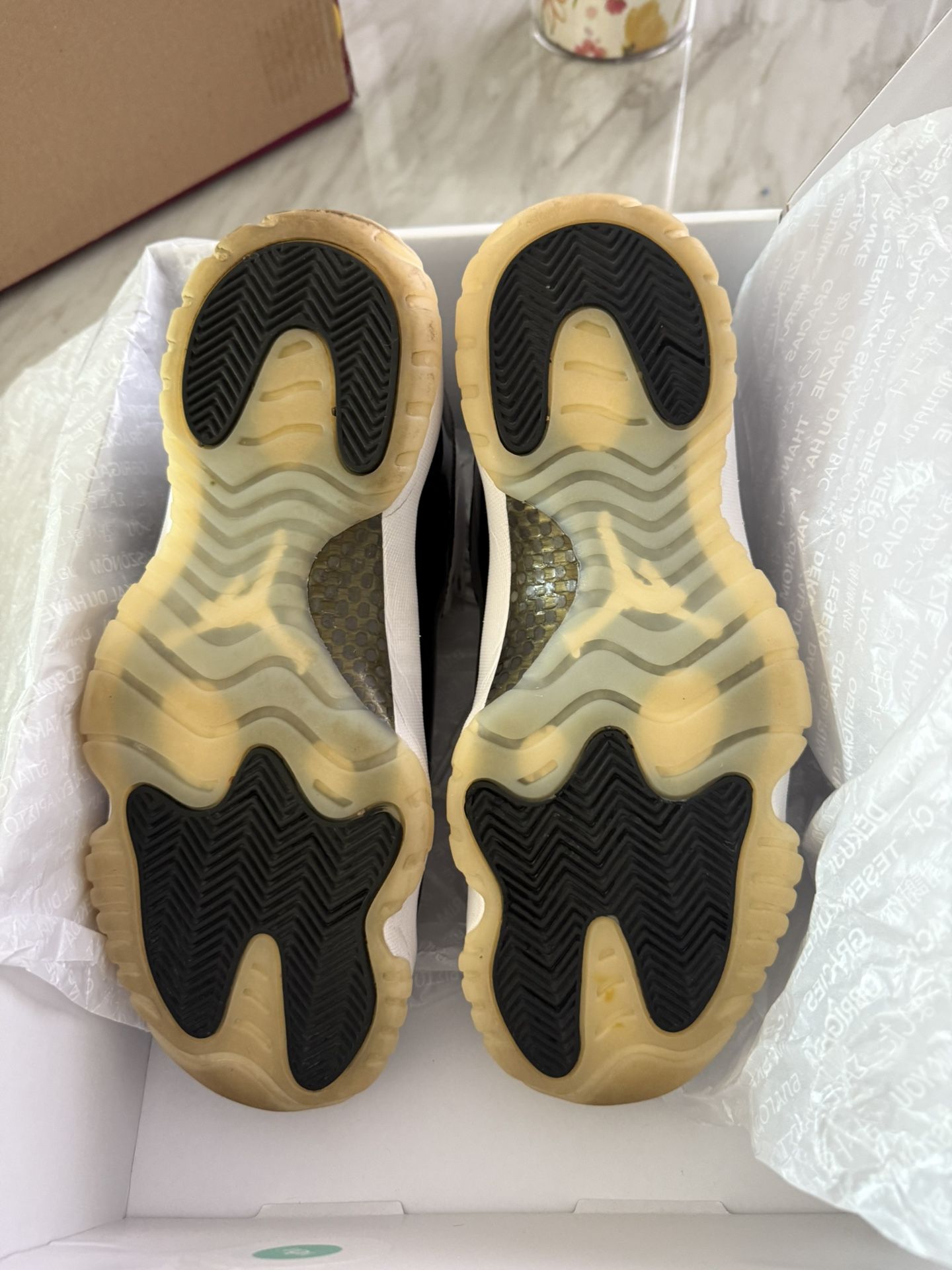 Air Jordan 11 Gratitude Size 9.5