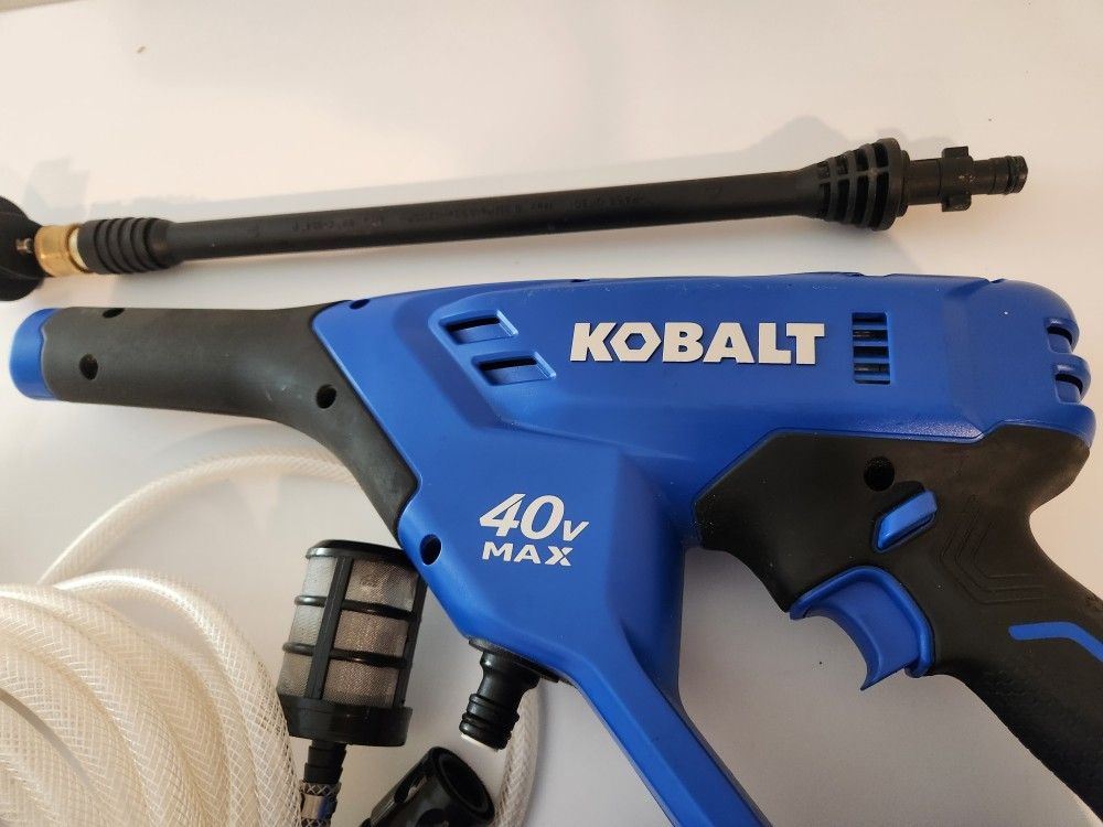 Kobalt 600-PSI Cold Water Battery Outdoor power cleaner with 1 Spray Tips Washer