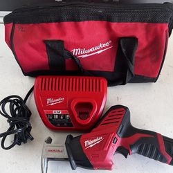 Milwaukee 2420-21 - M12 Hackzall Reciprocating Saw Kit