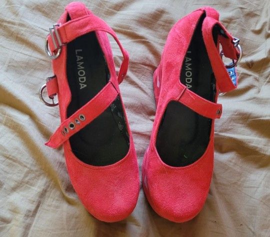 Lamoda Red Hearts Platform Heels