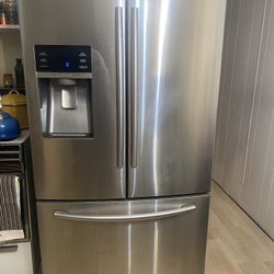 SAMSUNG  REFRIGERATOR 28 CUBIC FOOT