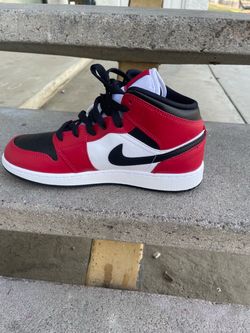 Nike Air Jordan 1 Mid Chicago Sneaker 6.5