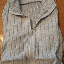 Crop Top Sweater Shirt Size Medium 4