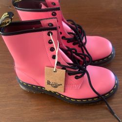 New Dr. Martens Air Wair Pink Boots Size 6w 5m