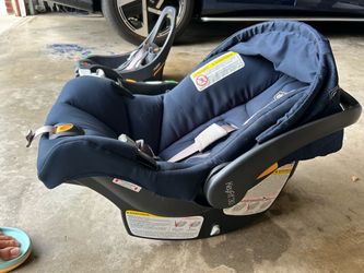 Chico KeyFit 30 Infant Car Seat with Base