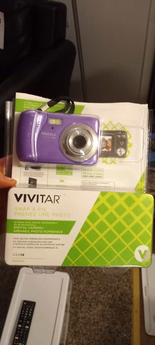 VIVITAR DIGITAL CAMERA - Great For KIDS !!