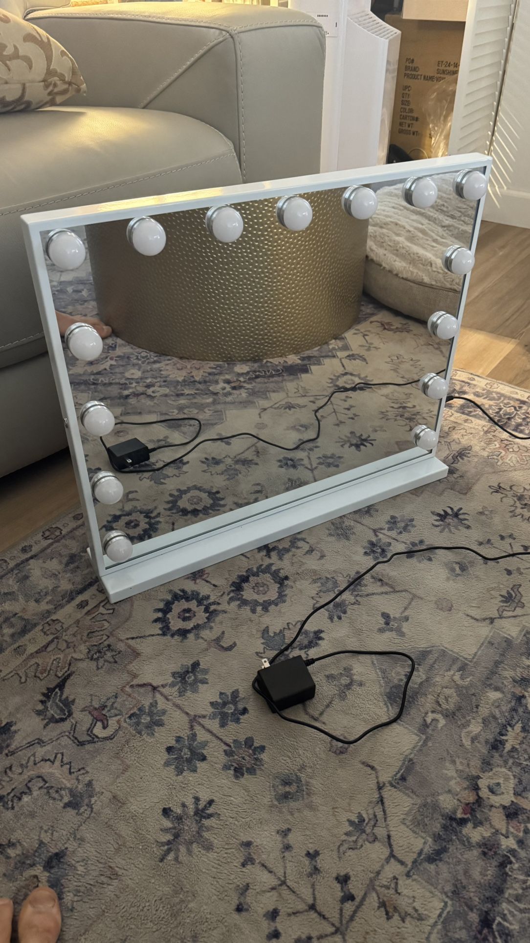 Fenchilin Vanity Mirror w Lights - Like New!
