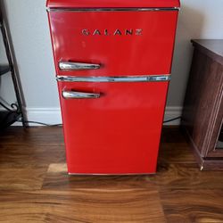 Galanz Retro Mini Fridge