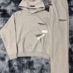 Essential hoodie and sweat pants