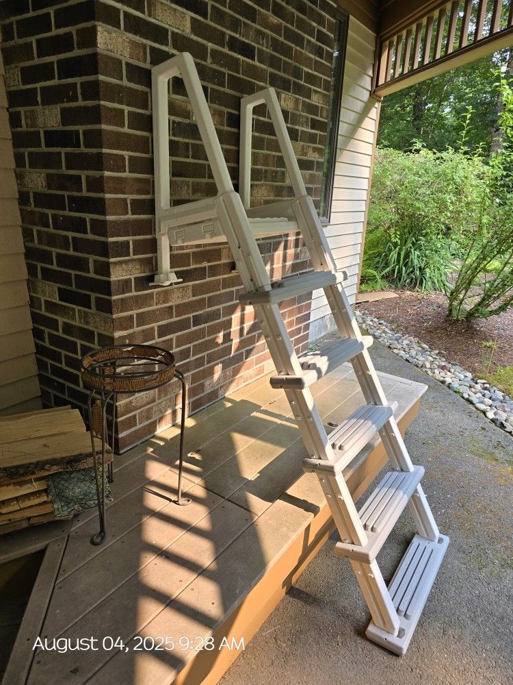 Pool Ladder 