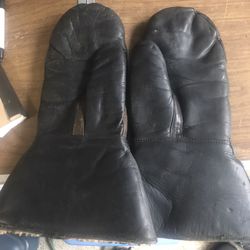 Vintage Leather Motorcycle’s/Ski Mittens With Wool Lining