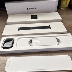 Apple Watch Space Gray SE 44mm LTE  $160 OBO