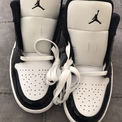 Nike men shoes size 9 new $80