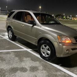 2006 Kia Sorrento Has a Texas clear blue title