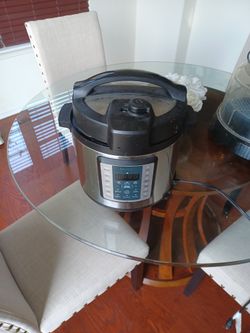 Insignia Pressure Cooker Works Great