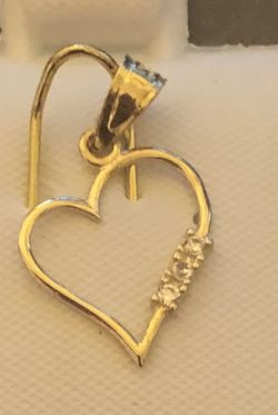 10K Yellow Gold Heart Pendant 3/4” Long