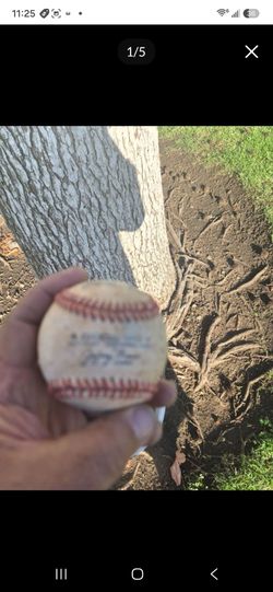 BUCKET OF ( 25) Baseballs "MIXED" IF YOU DO NOT HAVE $85 Please  Do Not Contact Me. Located In Glendora.  Check Out My Page For Other Baseball EQUIPME