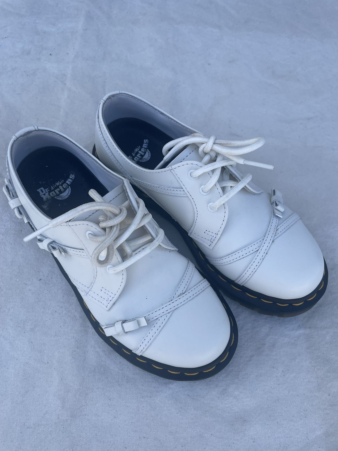 Dr. Martens 1461 Bow Smooth Leather Oxford