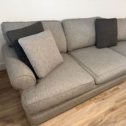 Couch / Sofa - Cindy Crawford Home Gray Sectional – 2-Piece Straight or L-Shaped – $150 OBO
