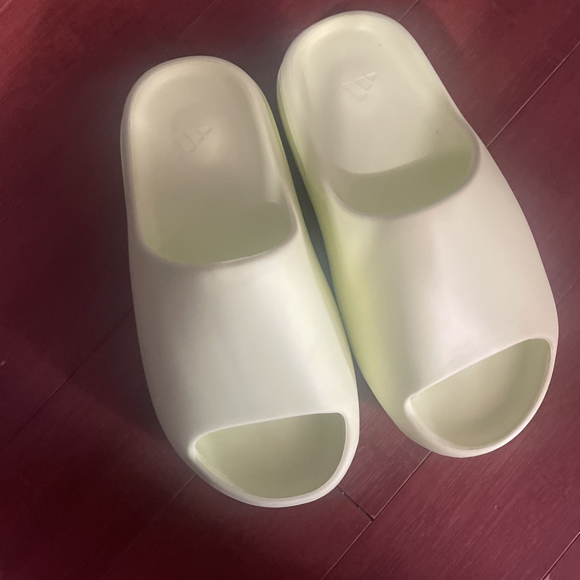 Yeezy Slides Size 7 In Women