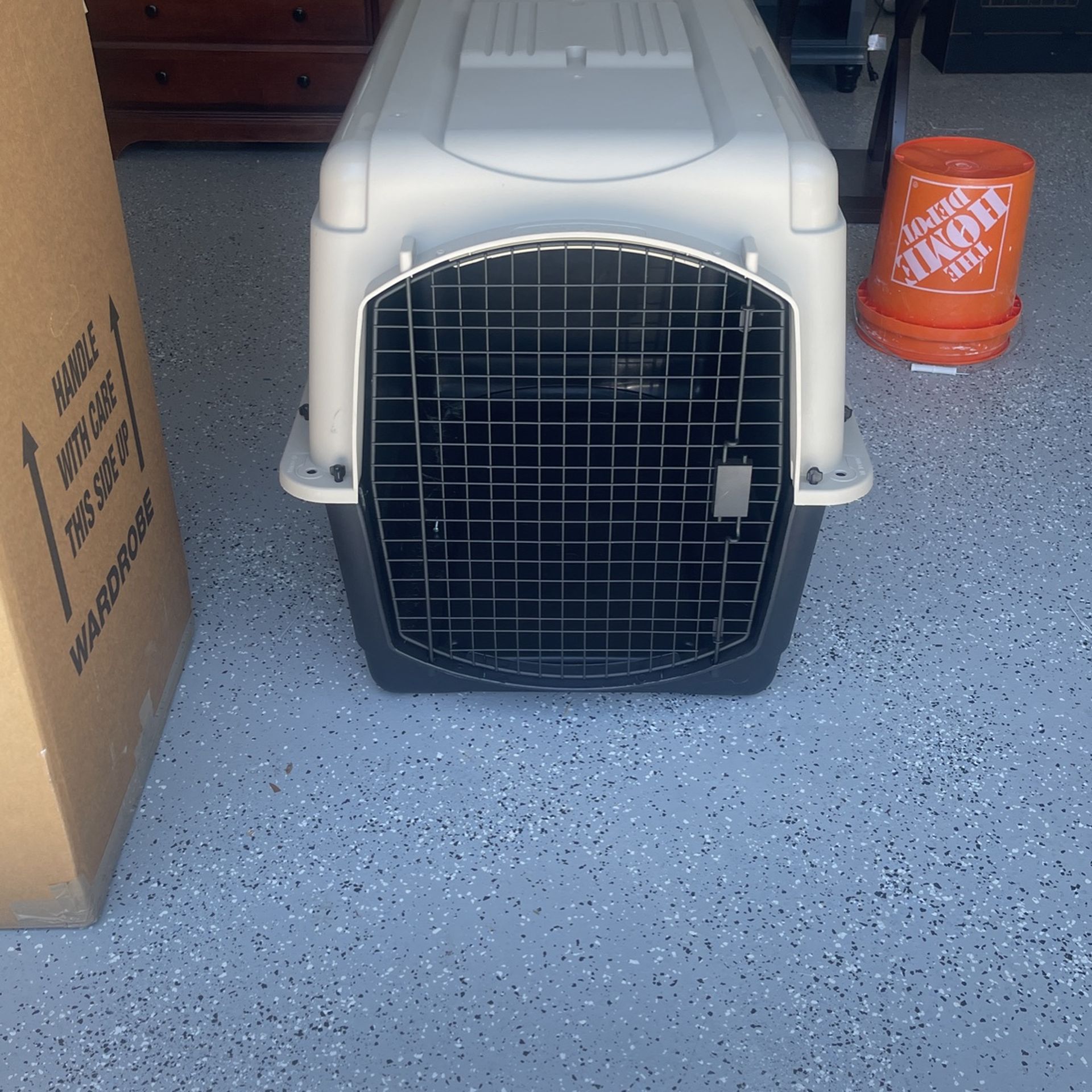 XL Dog Kennel