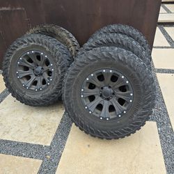 Located in Austin, Tx 
35" tires rims wheels Jeep JL Wrangler Gladiator