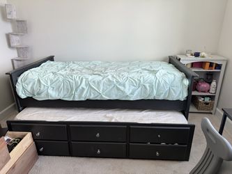 XL Twin daybed with trundle and three drawers