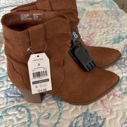 New Never Use Woman’s Boots Size 8 