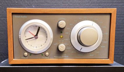 Tivoli Audio Model 3 AM/FM Clock Radio-Henry Kloss, Classic Walnut/Taupe