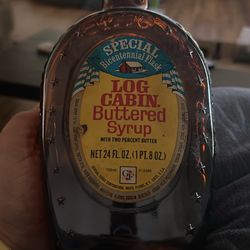 1976 Glass Log Cabin Buttered Maple Syrup 1776 Bottle Bicentennial Full NOS
