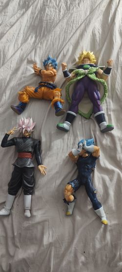4 Dragon Ball Z  Figures ..
