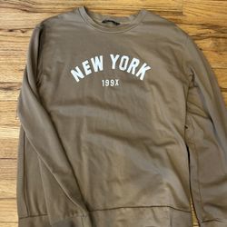 New York crew neck sweatshirt size large 