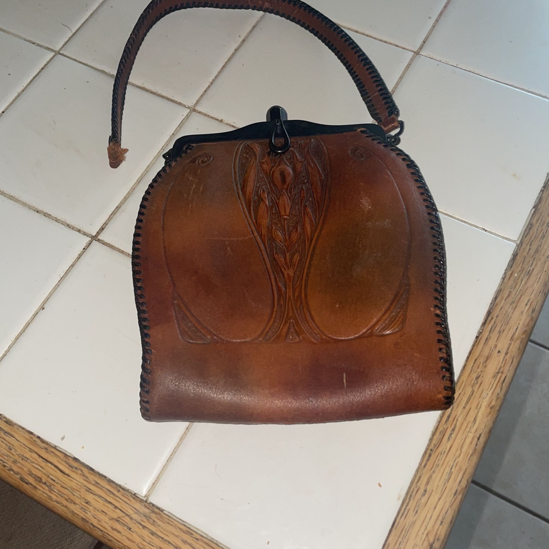 Women’s Leather Pre 1920 Hand Bag