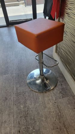 Bar stool