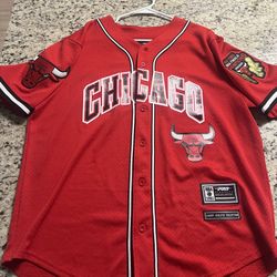 chicago bulls baseball button up shirt size L