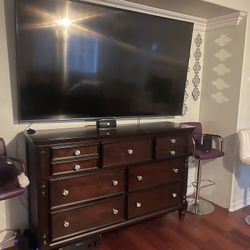 Tv Stand / Dresser
