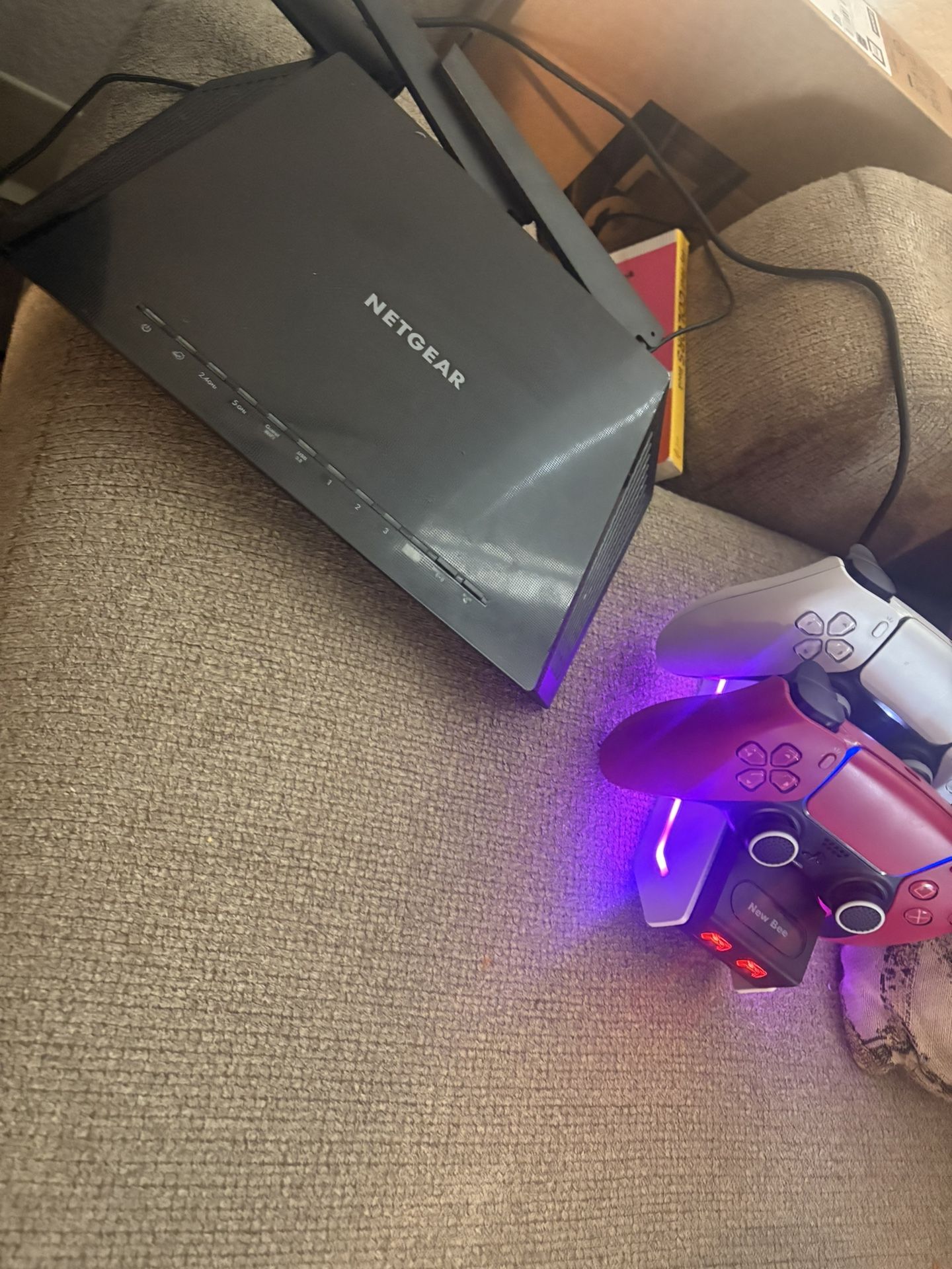 Ps5 DualShock And Charging Dock + Router