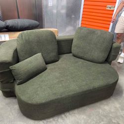 Green foldout sofa/futon