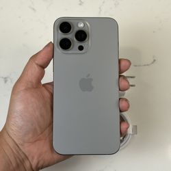 iPhone 15 Pro Max 256Gb Unlocked