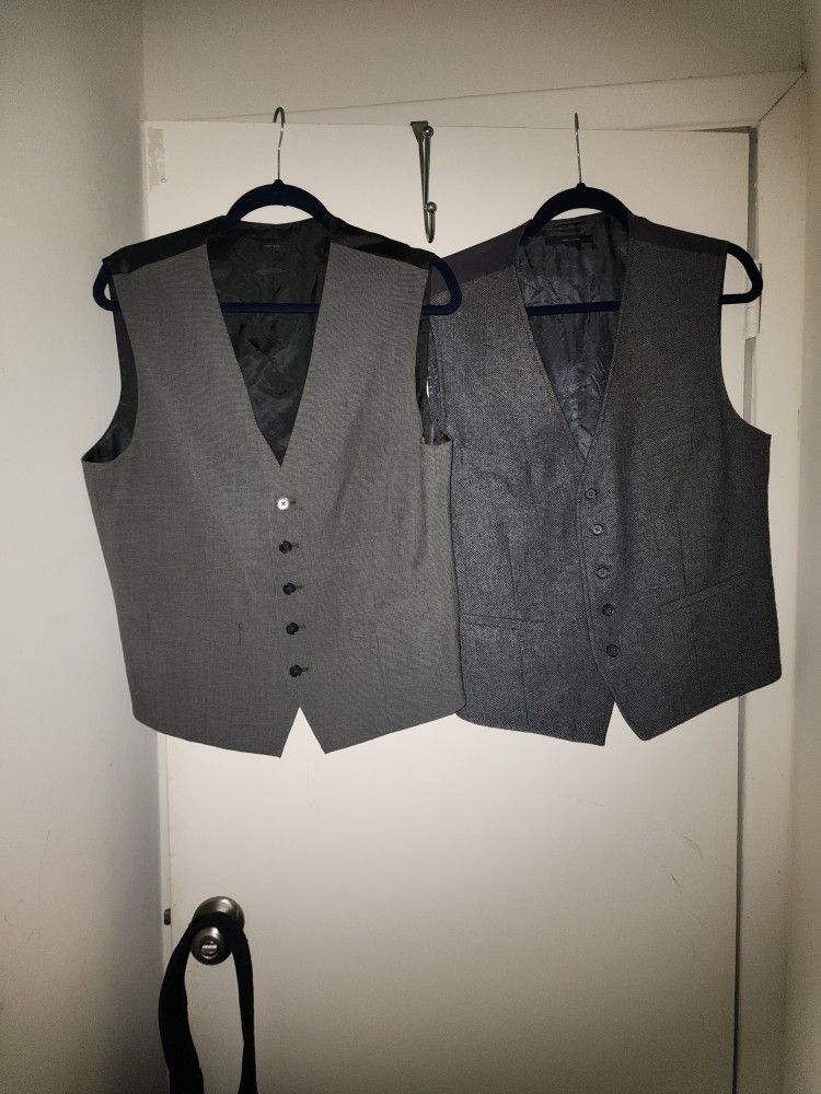 2 Men's Vests