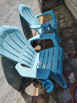 2 Resin frame chairs with cup holder blue