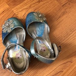 Frozen Play Shoes Size 8