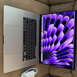 2019/2020 MacBook Pro 16”, i7 2.6ghz 6 Cores, 32gb ram,512gb.4GB graphic,81 Battery Cycles, Excellen