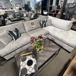 Gray Sofa Chaise 🩶🥰