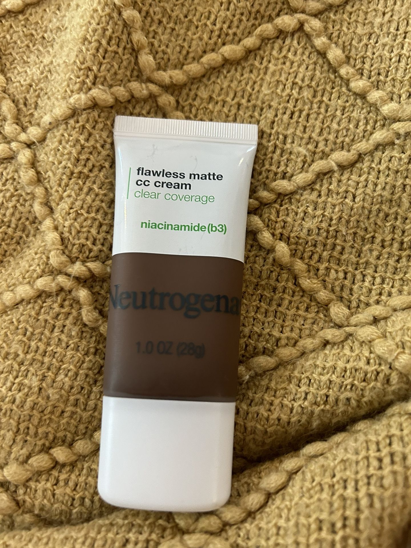 Neutrogena Clear Coverage Flawless Matte CC Cream, Makeup Sealed Sienna 10.0
