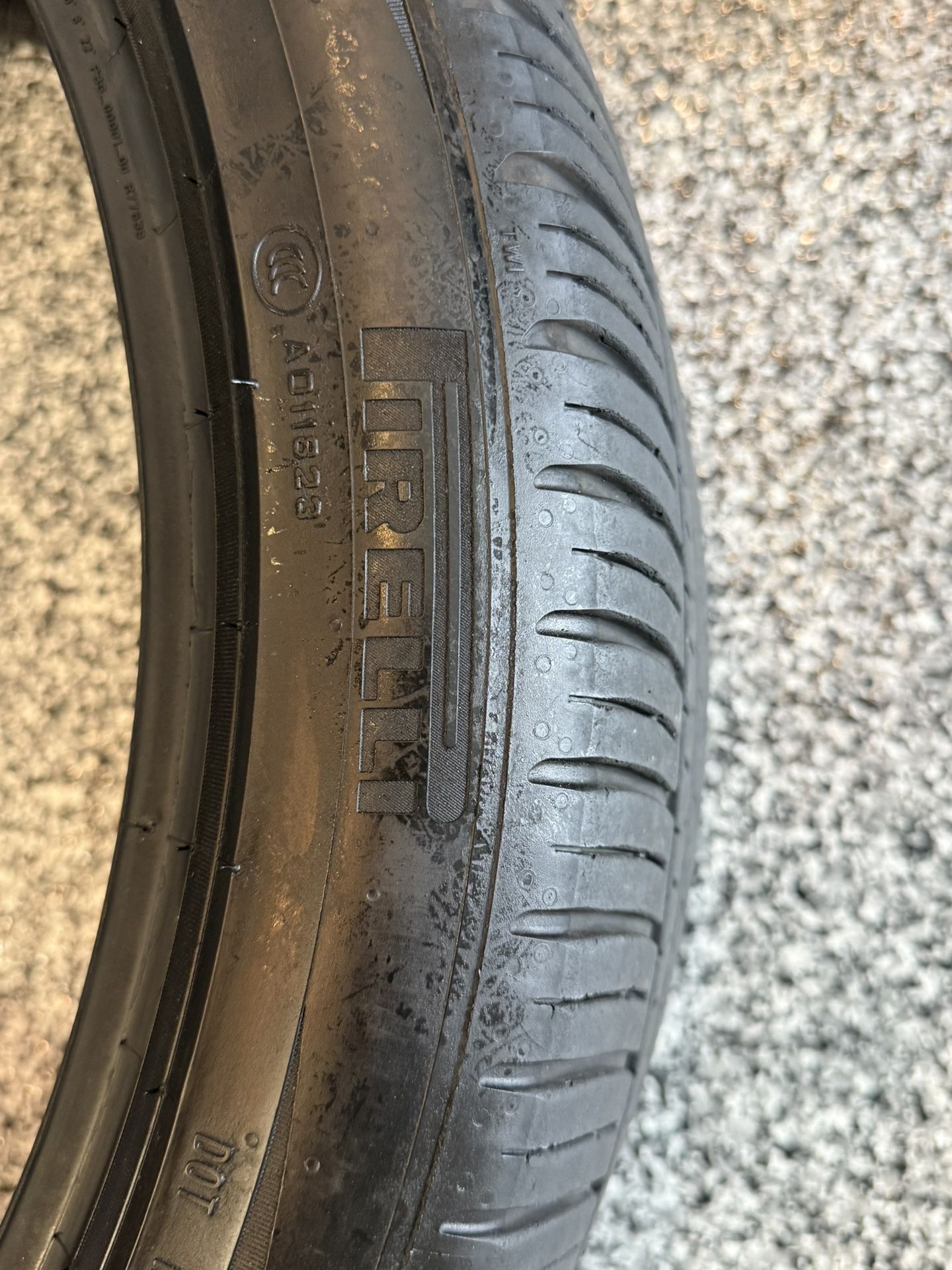2 Pirelli Scorpion 255/40 R21 Tires – Excellent Condition! ($100 Each)