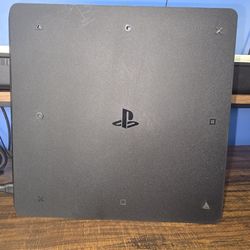 PLAY STATION 4