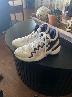 EUC adidas D.O.N. Issue 2 GCA Team USA - Size 5.5