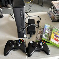 XBOX 360 Slim